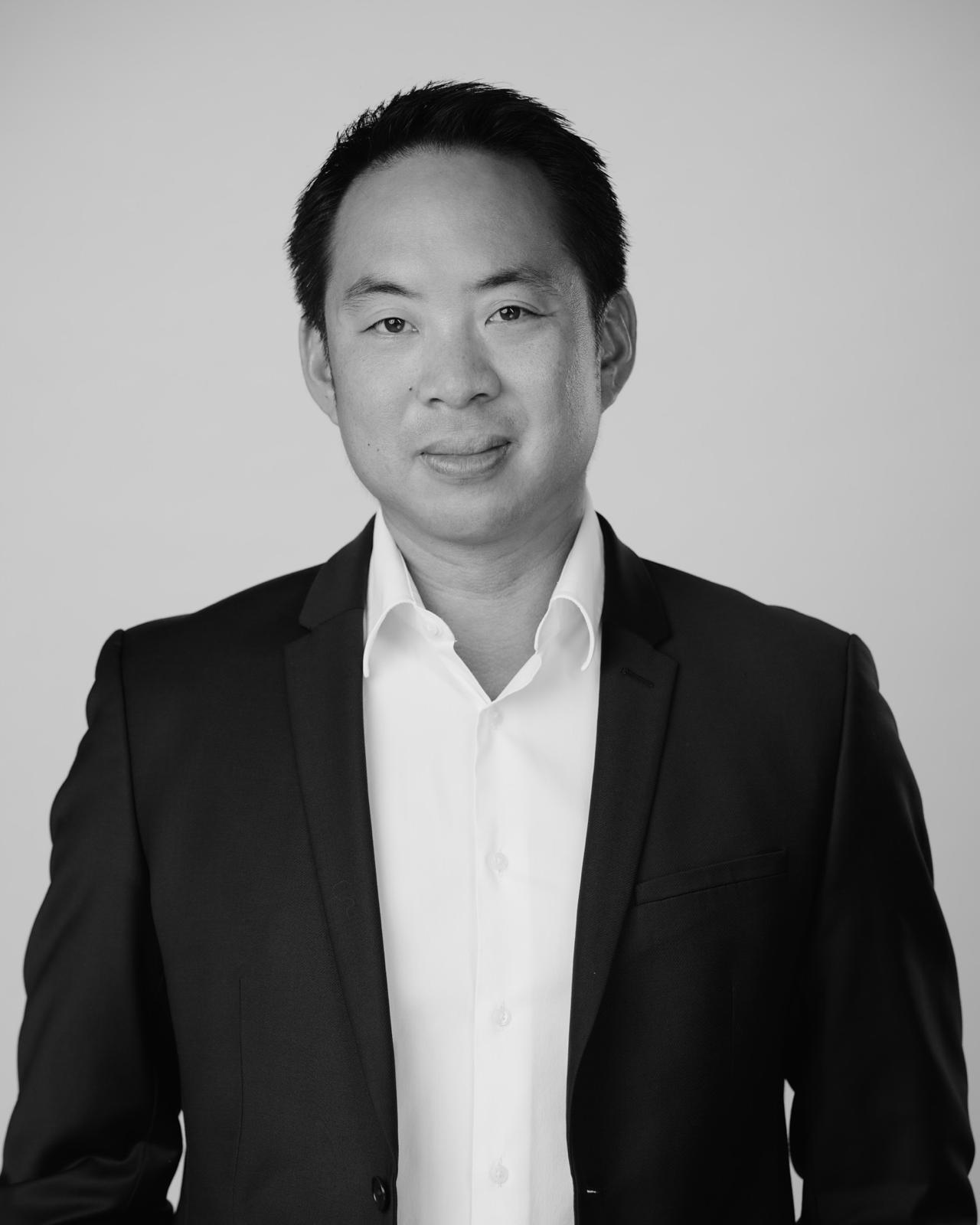 Portrait of Dr Thomas Tiang, Colorectal & General Surgeon